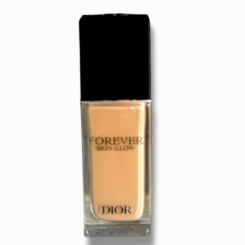 Dior Forever Skin Glow Hydrating Foundation SPF 15